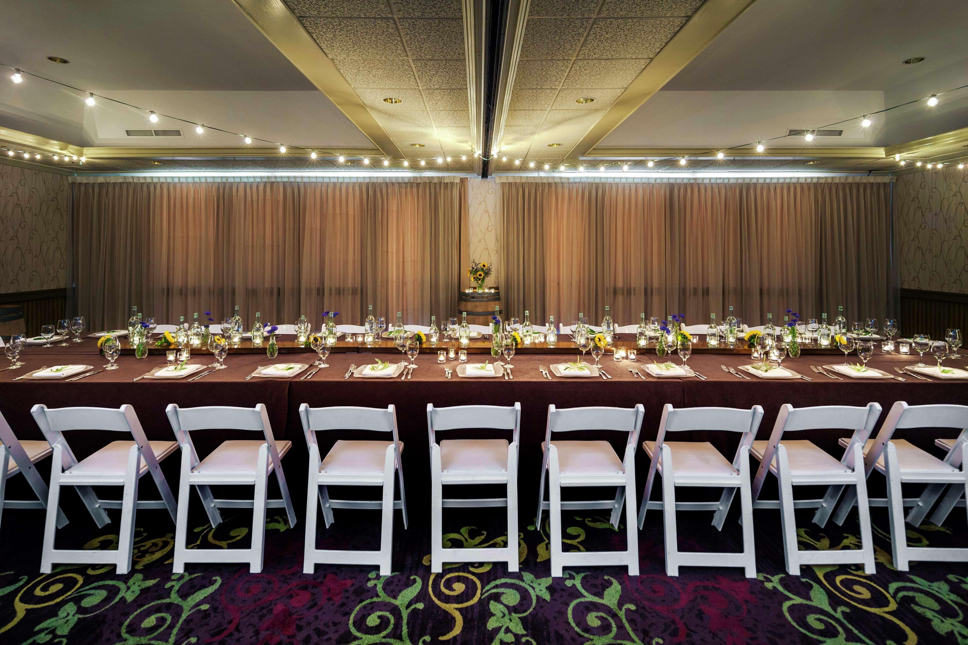Hotel Doubletree By Hilton Sonoma Wine Country à Rohnert Park Extérieur photo