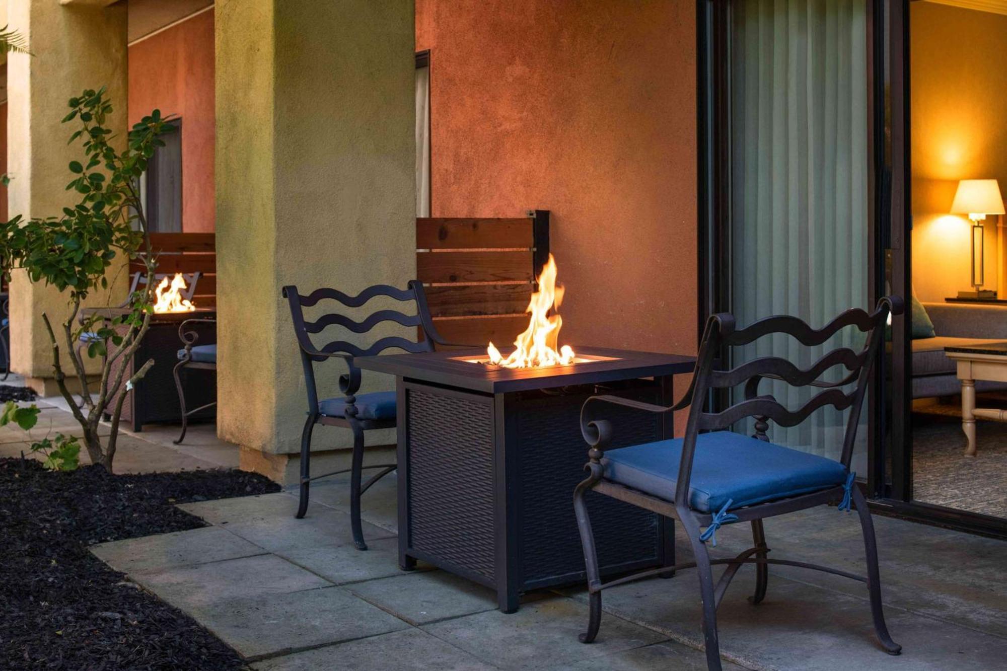 Hotel Doubletree By Hilton Sonoma Wine Country à Rohnert Park Extérieur photo