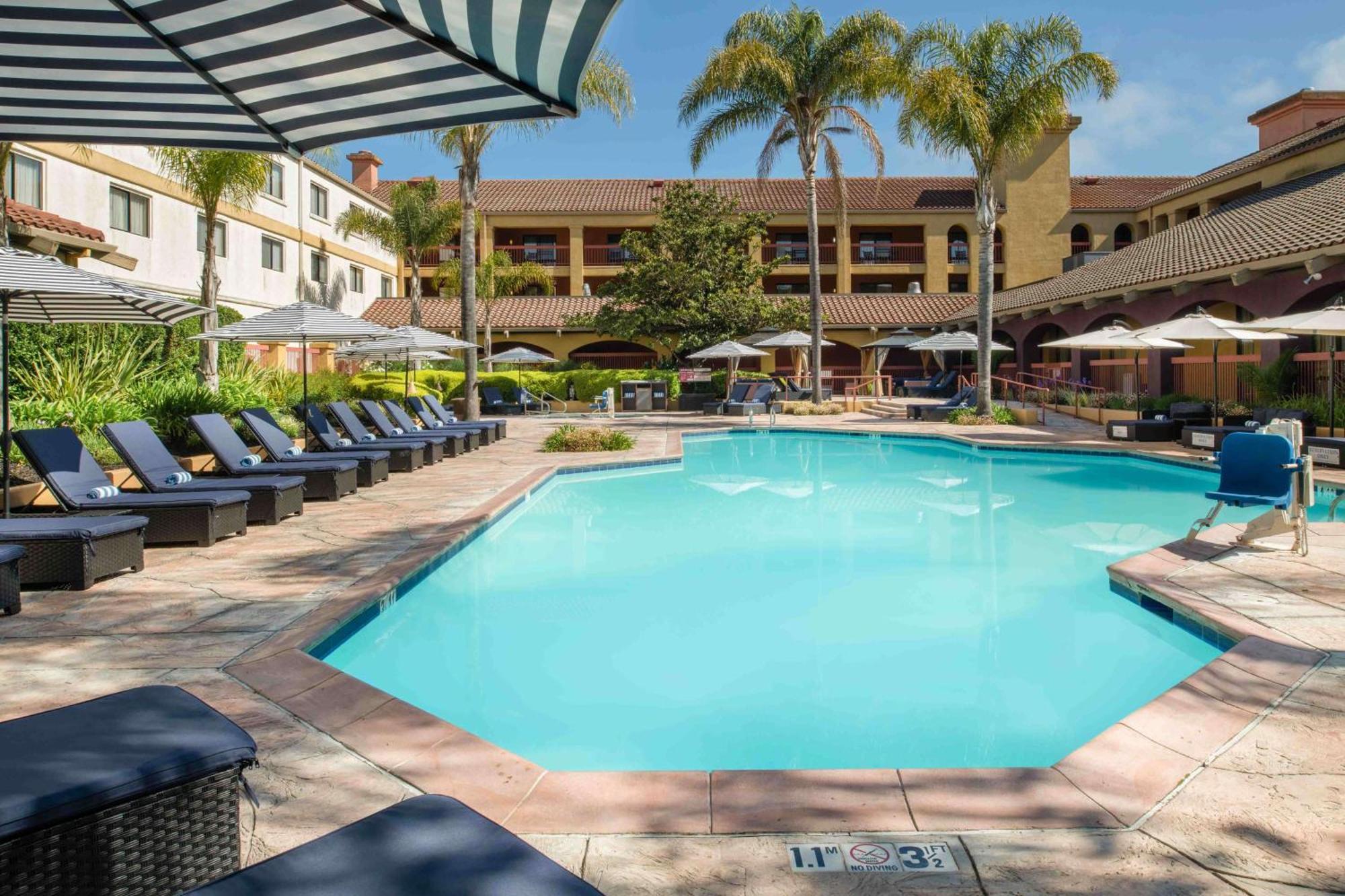 Hotel Doubletree By Hilton Sonoma Wine Country à Rohnert Park Extérieur photo