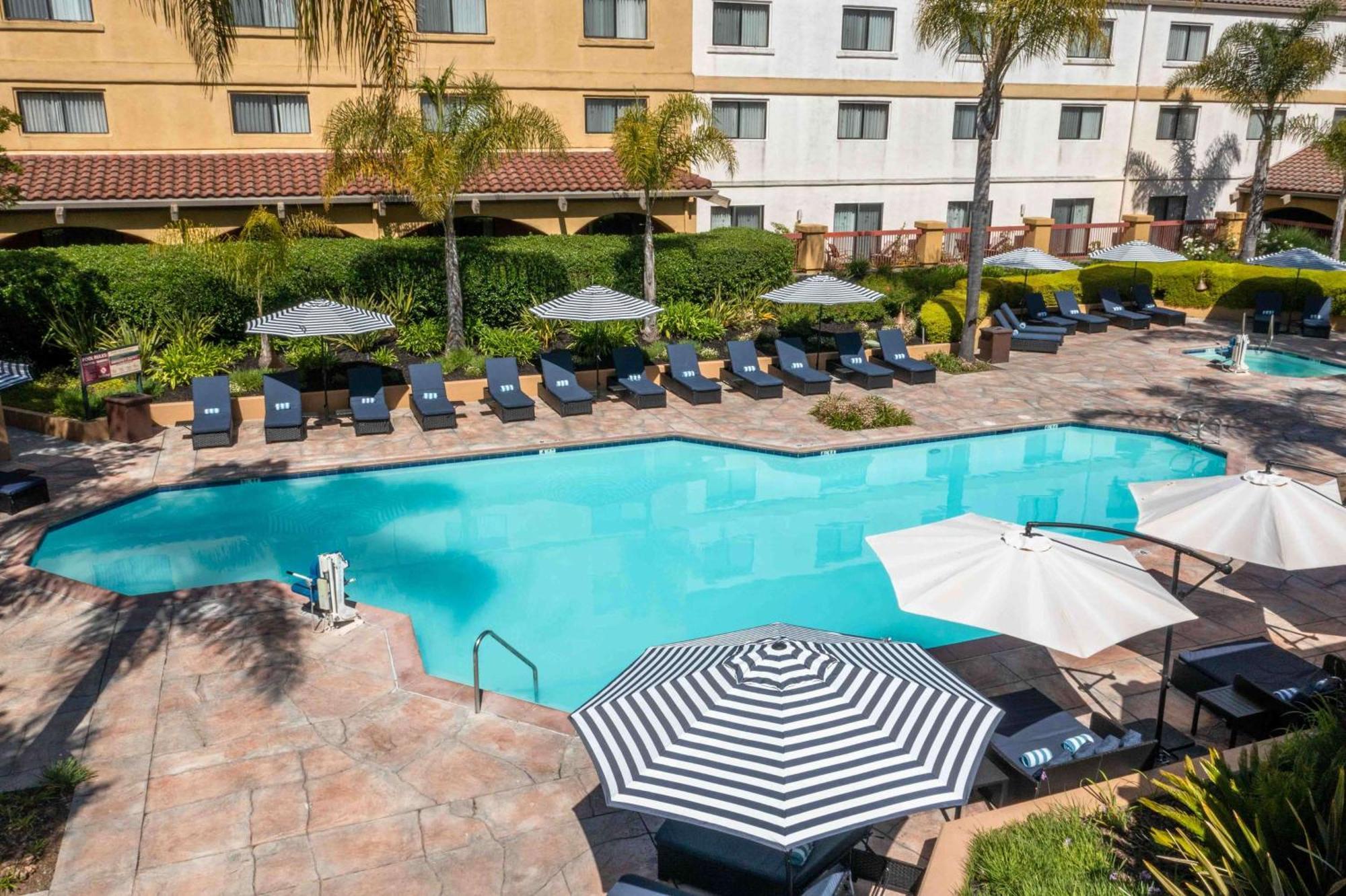 Hotel Doubletree By Hilton Sonoma Wine Country à Rohnert Park Extérieur photo
