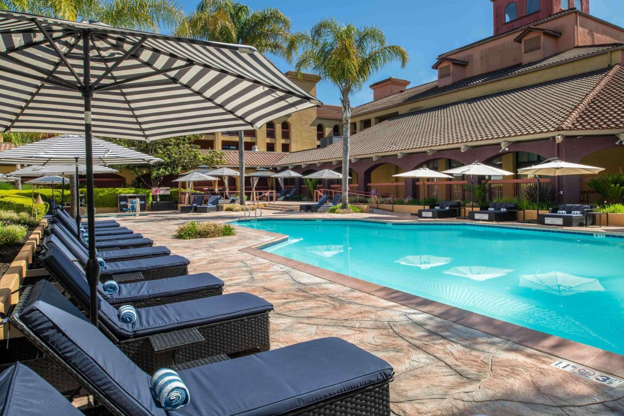 Hotel Doubletree By Hilton Sonoma Wine Country à Rohnert Park Extérieur photo